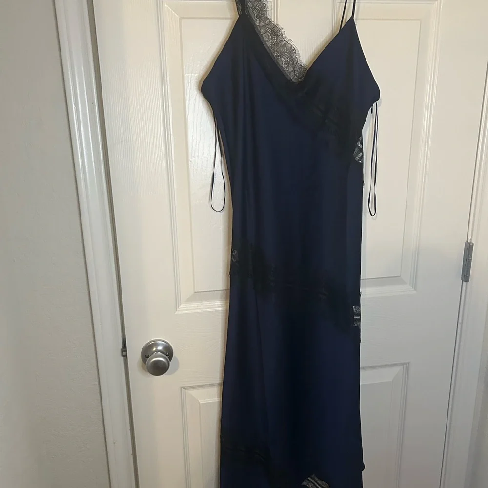 House of Harlow 1960 Dark blue Asymmetrical Sheath Dress Spaghetti Strap - Picture 3 of 9